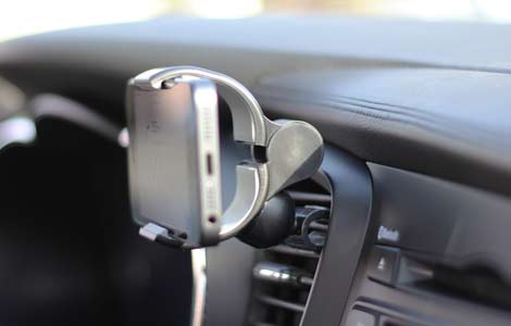 Держатели для телефонов и планшетов